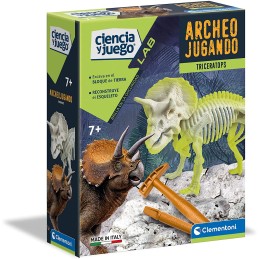 ARQUEOJUGANDO TRICERATOPS...